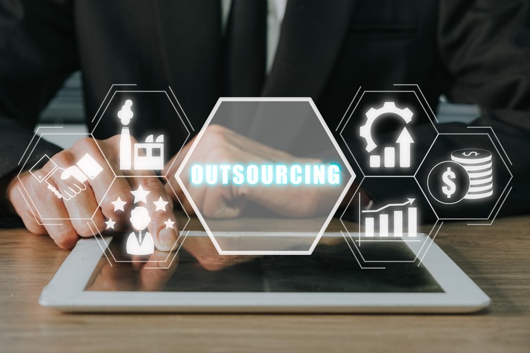 nfinIT.tech: Outsourcing Solutions